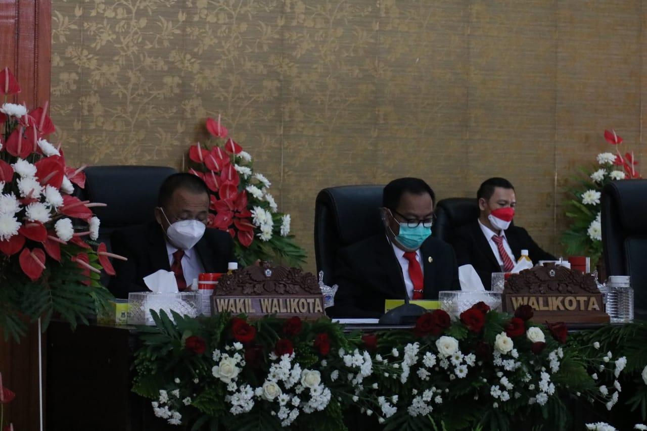 Walikota Caroll Senduk dan Wakil Walikota Wenny Lumentut Ikuti Rapat Paripurna Pidato Presiden RI