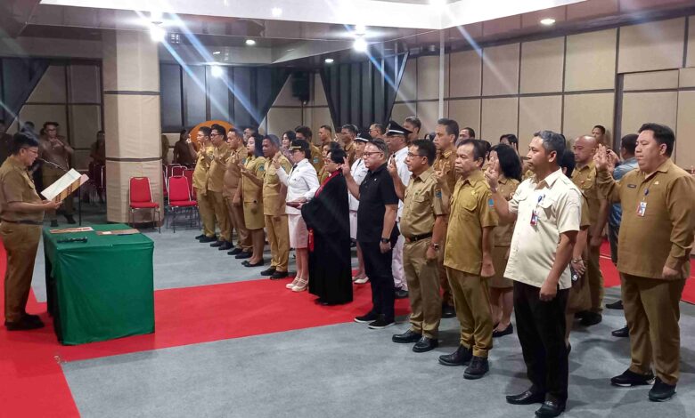 Sekda Novly Wowiling Lantik Pejabat administrator dan fungsional
