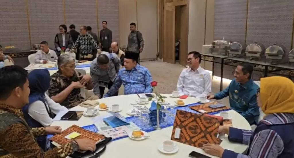 Bupati Jouna Ganda Buka Rapat APKASI