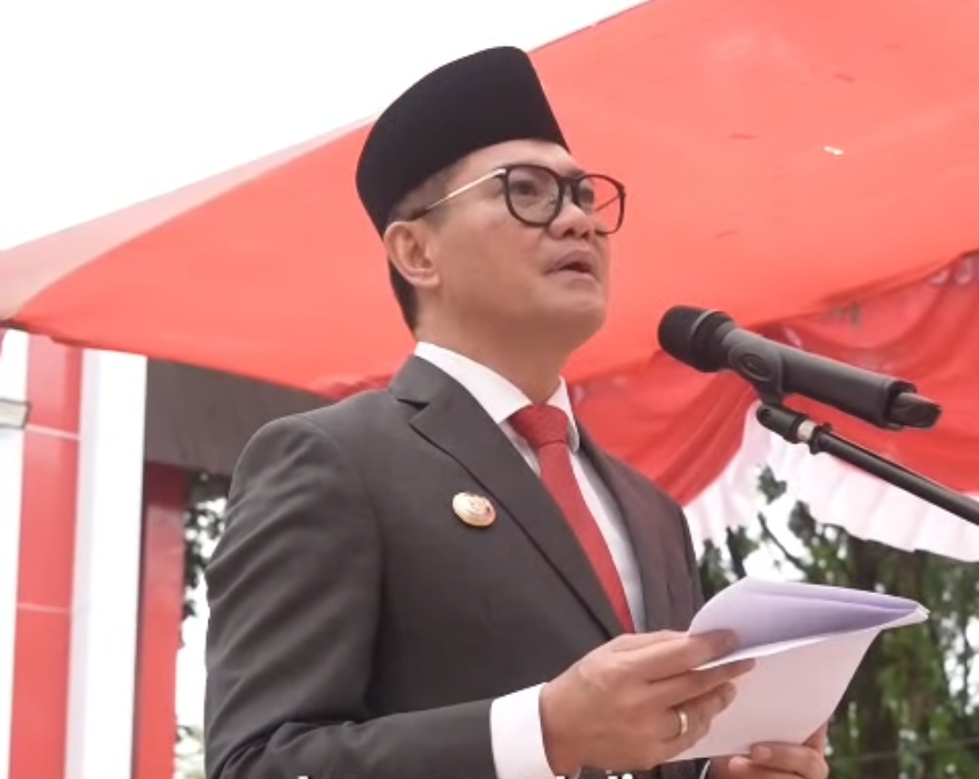 Bupati Joune Ganda Pimpin Upacara Bendera Peringatan Hari Pahlawan 2025