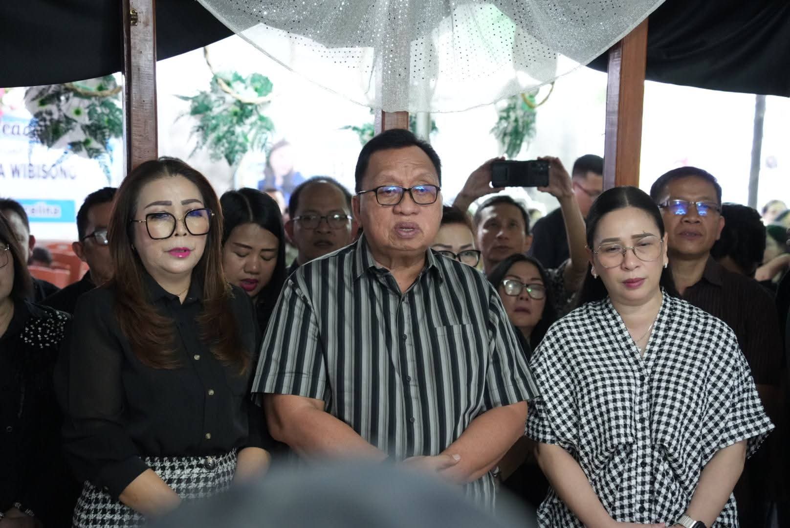 Pemerintah Kabupaten Minahasa Hadir Menguatkan Keluarga Almh. Florencia Lolita Wibisono