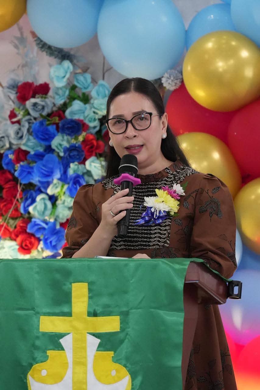 Ibadah Syukur HUT Ke-35 GMIM Kamanga Berlangsung Khidmat Wabup Vanda Sarundajang: Momentum Membangun Persatuan dan Kebersamaan