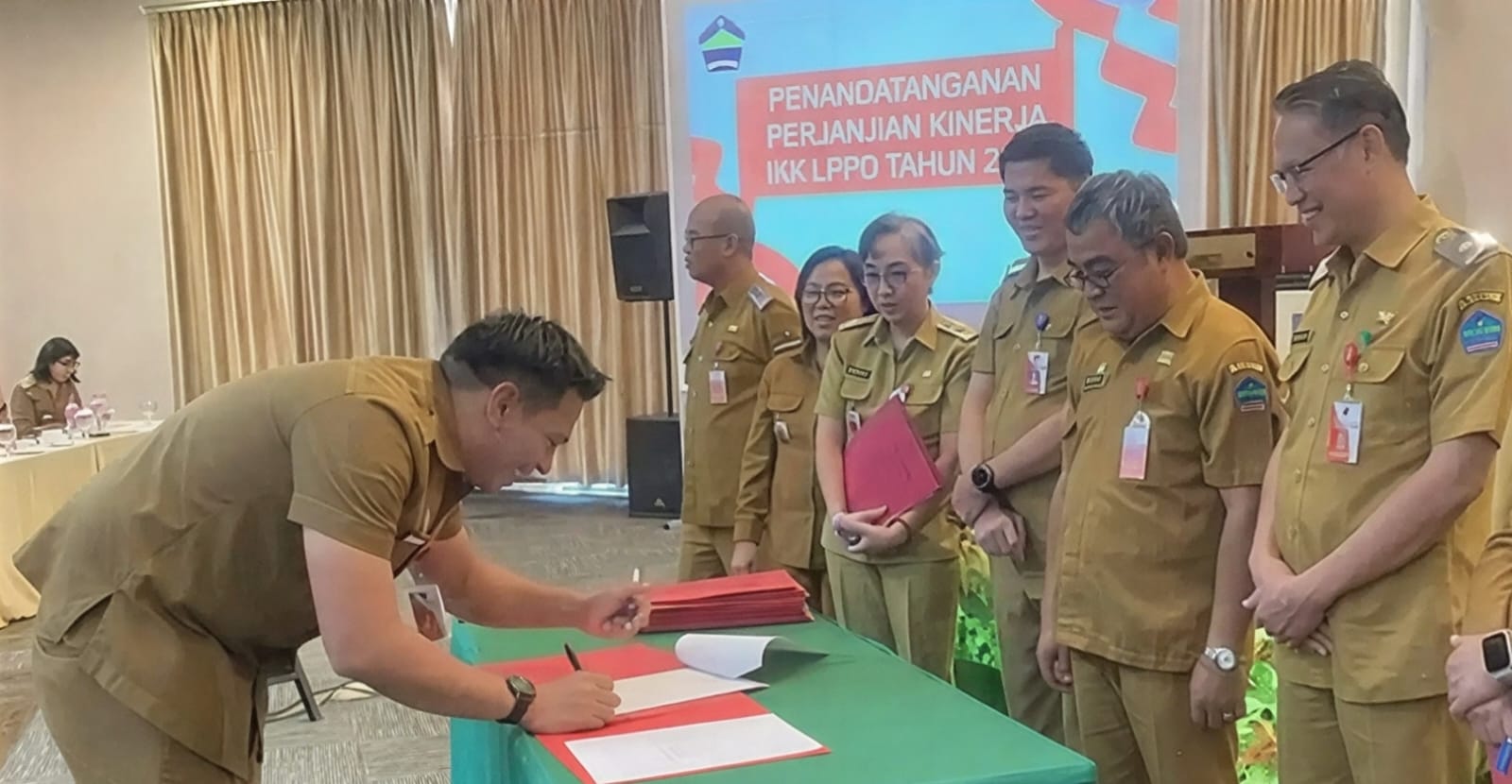 Kepala OPD Minut Sepakat Tandatangani Perjanjian Kerja IKK