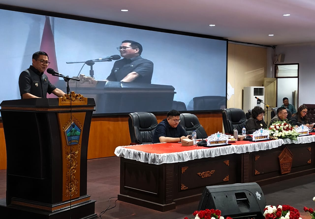 Paripurna DPRD Minut: Bupati Joune Ganda Komitmen Tindak Lanjuti Rekomendasi LKPJ 2025