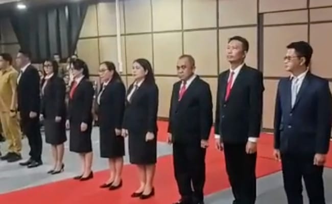 Ini Nama-nama Pejabat Eselon II dan III yang Baru Dilantik, Sekda Novly Wowiling Tekankan Adaptasi Cepat dan Inovasi Pelayanan Publik