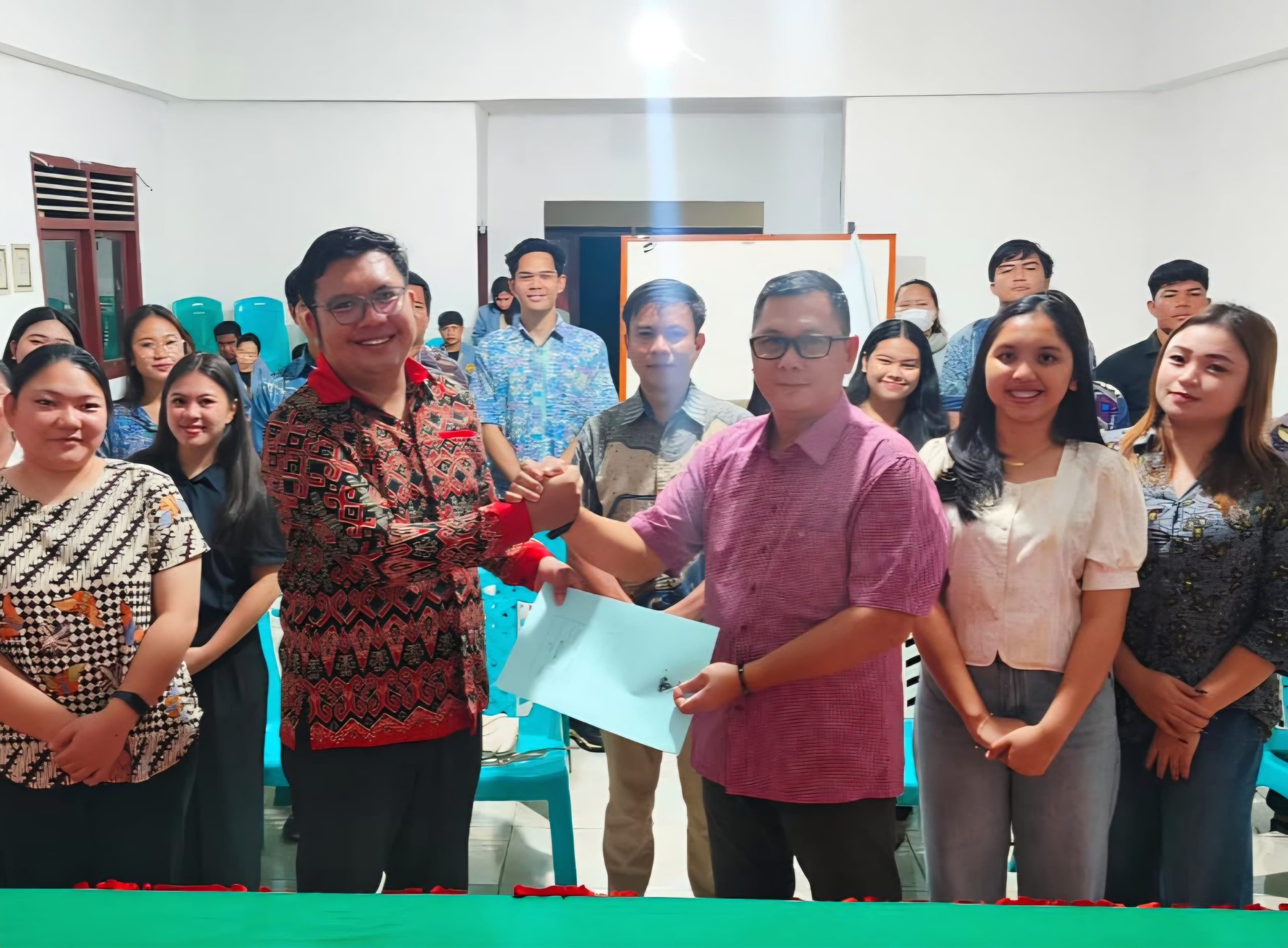 Hukum Tua Richard Kamagi Lantik Pengurus Karang Taruna Kinetouanku Masa Bakti 2026-2031