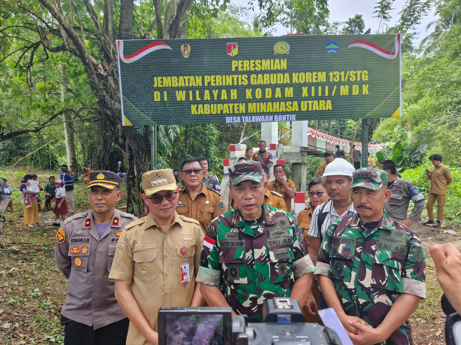 Jembatan Perintis Garuda di Talawaan Bantik Diresmikan, Bupati Joune Ganda Apresiasi Korem 131/Santiago