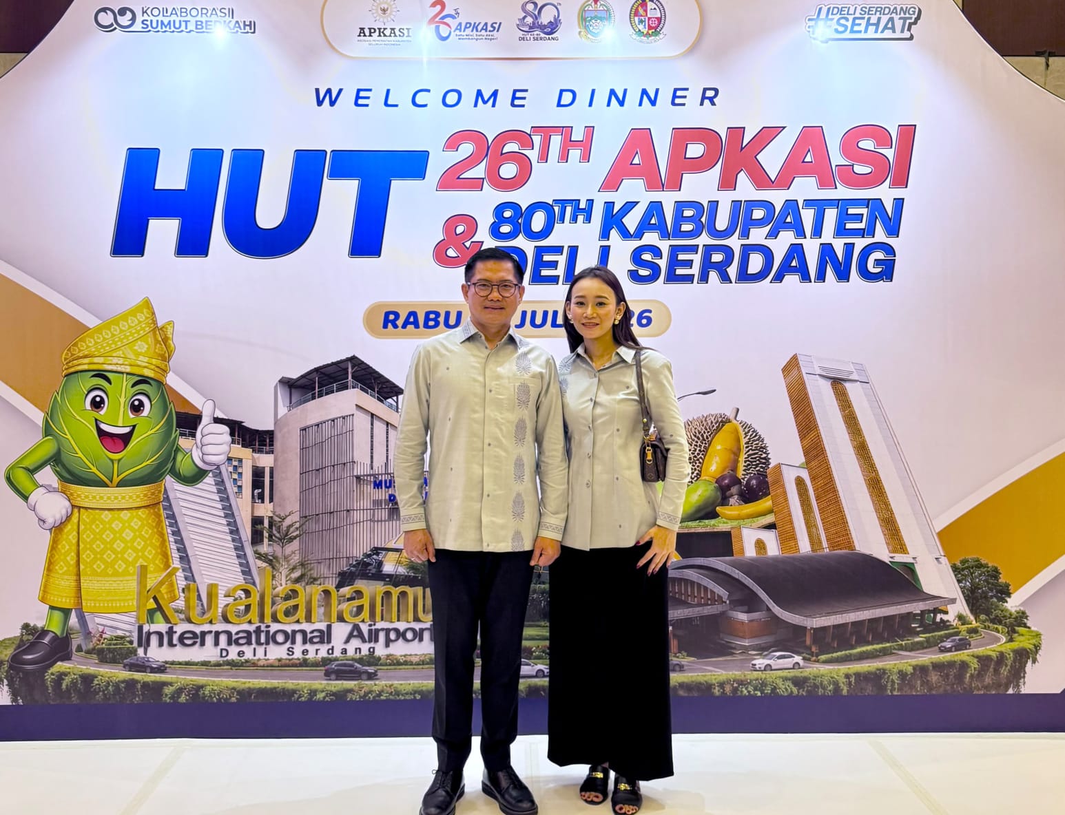 Kenakan Batik Deli Serdang Joune Ganda dan Rizya Ganda Hadiri Pembukaan HUT APKASI 2026