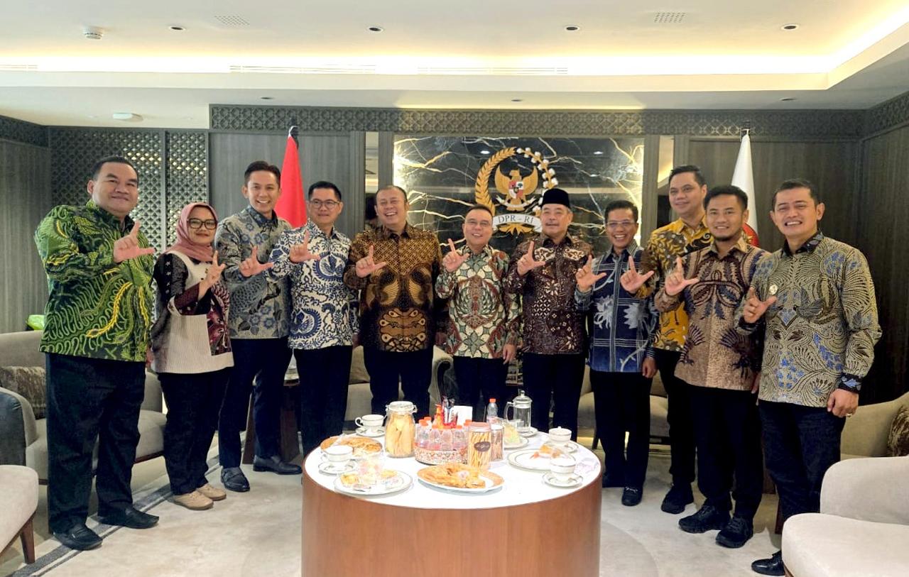 Apkasi dan DPR RI Komit Perkuat Sinergi Pusat, Bupati Joune Ganda Dorong Kemandirian Fiskal Daerah