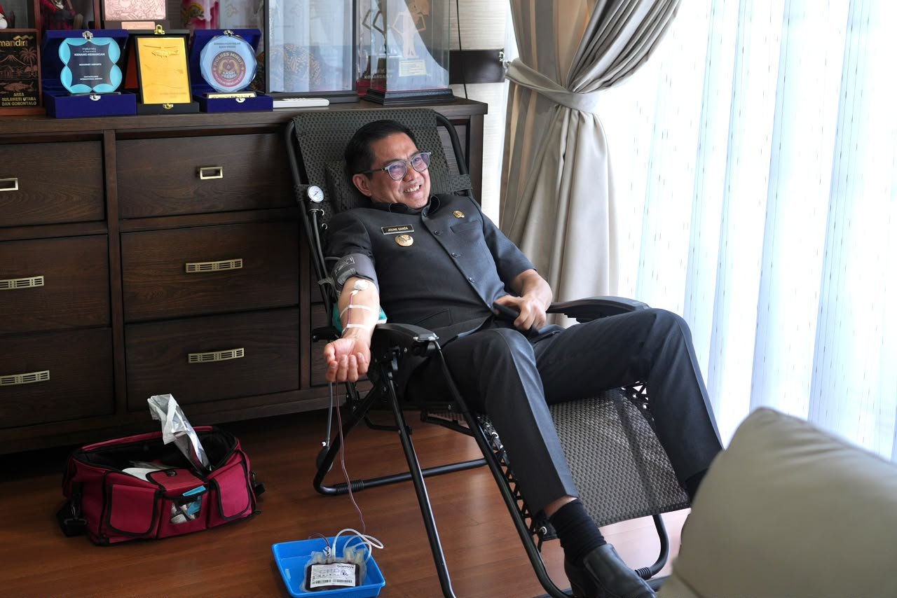 Sehat untuk Melayani, Komitmen Bupati Joune Ganda pada Donor Darah Rutin dan Olahraga