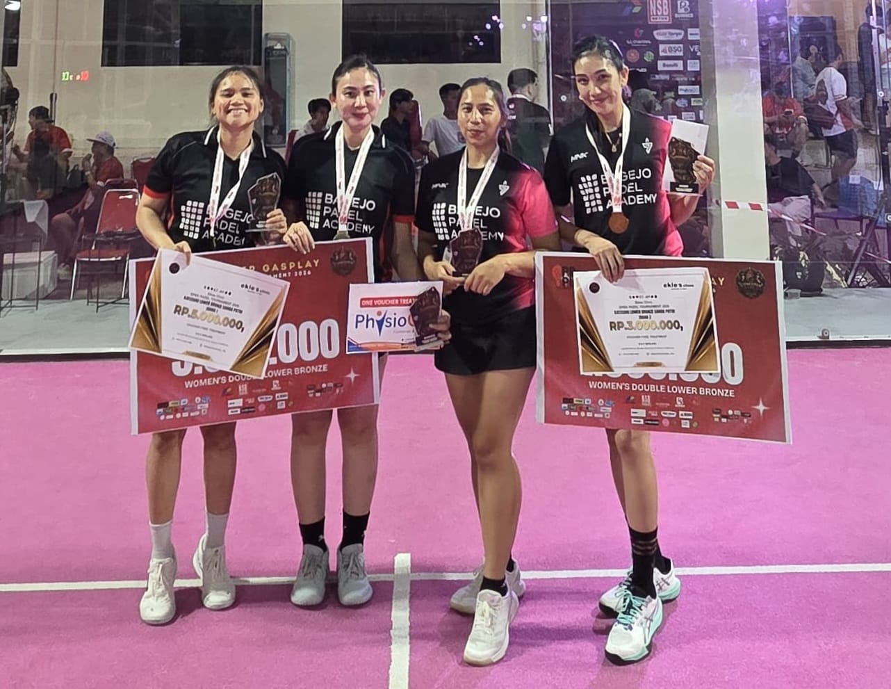 Cicilia-Tessa Kunci Kemenangan 6-2 dan Raih Juara 1 Padel Low Bronze Women