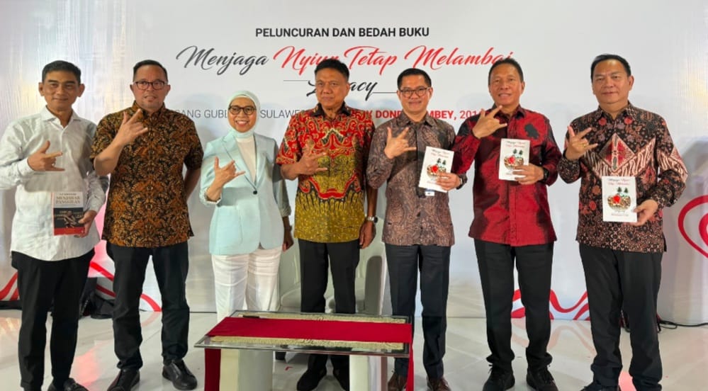 Bupati Joune Ganda Apresiasi Peluncuran Buku “Menjaga Nyiur Tetap Melambai” Karya Olly Dondokmabey