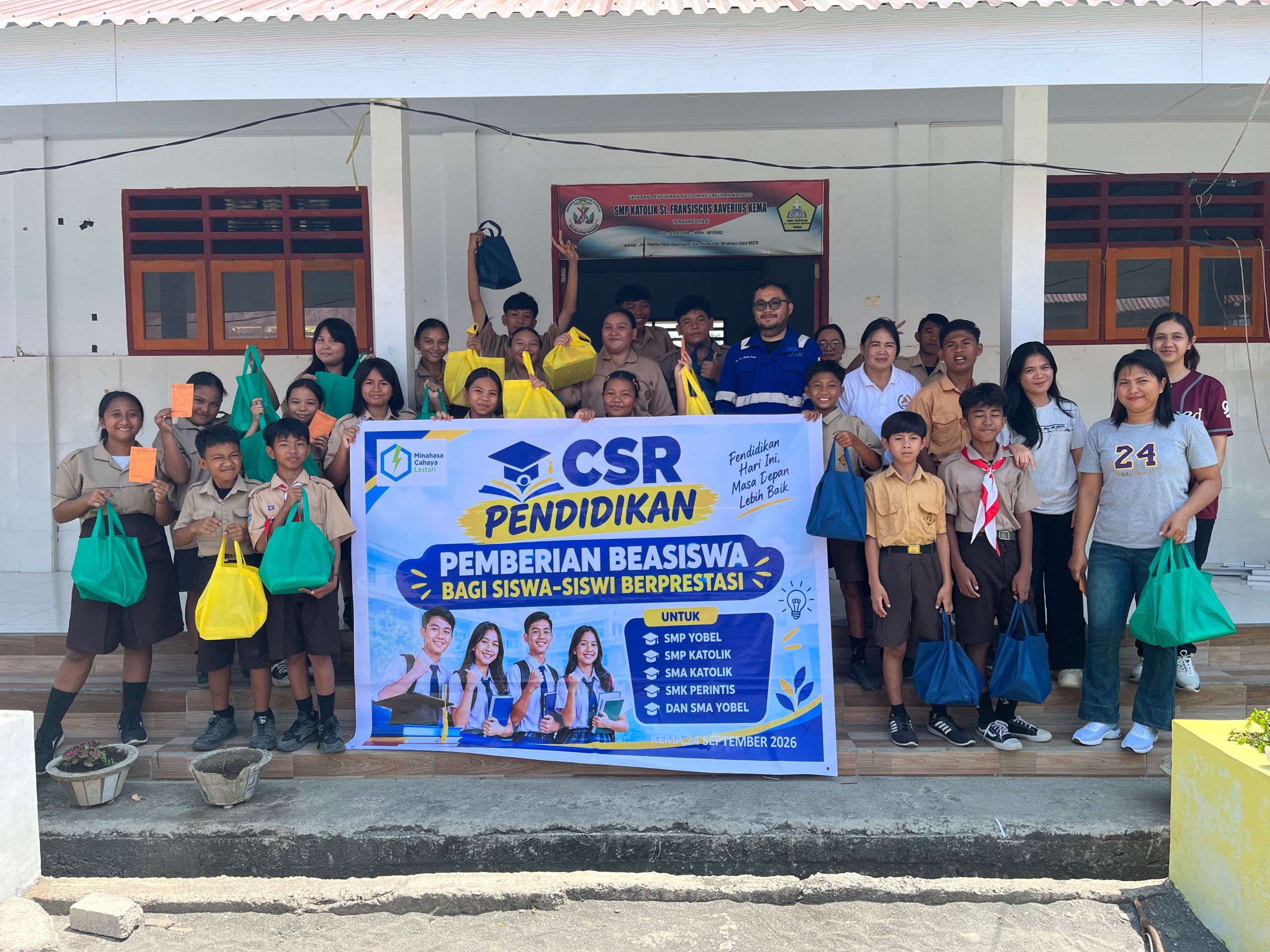 84 Siswa di Minut Terima Bantuan Pendidikan dari PT MCL, Pemkab Beri Apresiasi