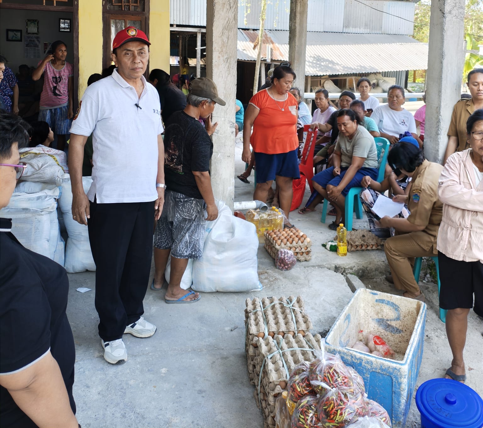 Sentuh Wilayah Rawan Pangan, Pemkab Minut Hadirkan Pasar Murah untuk Warga Pulau Bangka