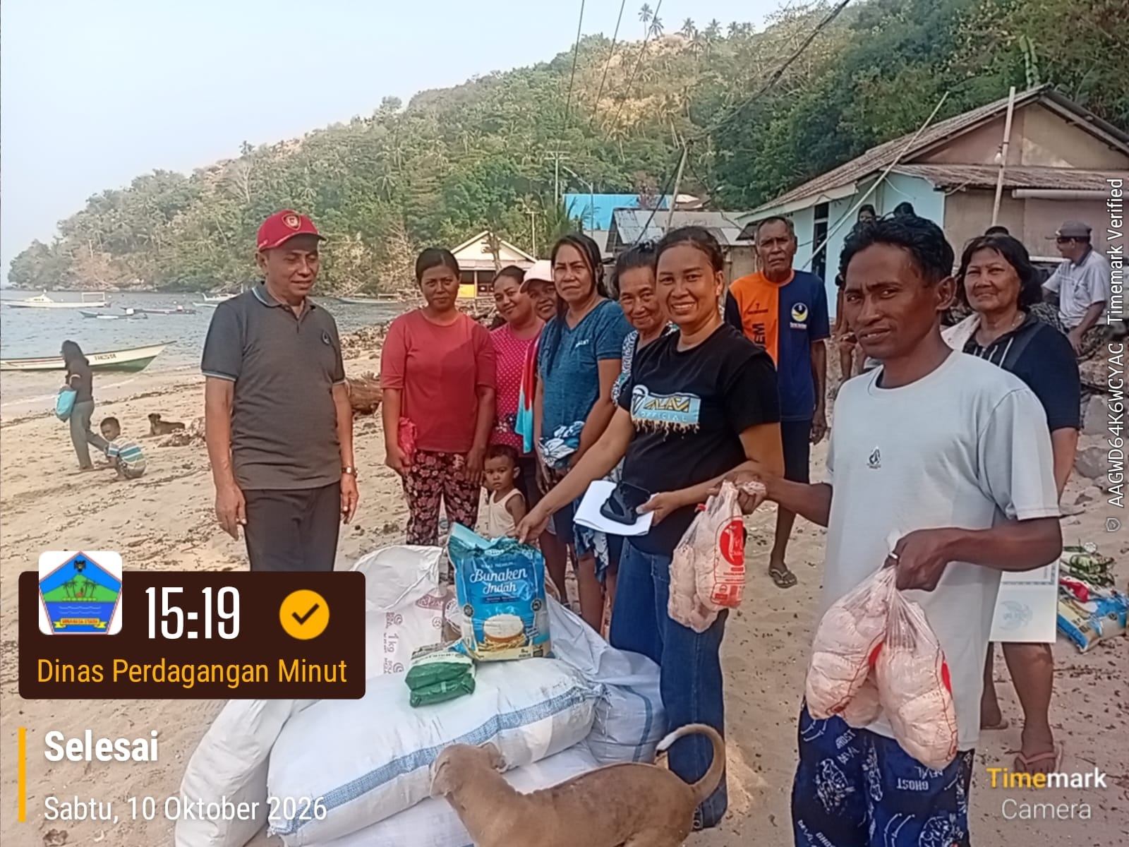 Jangkau Wilayah Terluar, Pemkab Minut Salurkan Sembako Murah di Pulau Nain Tatampi