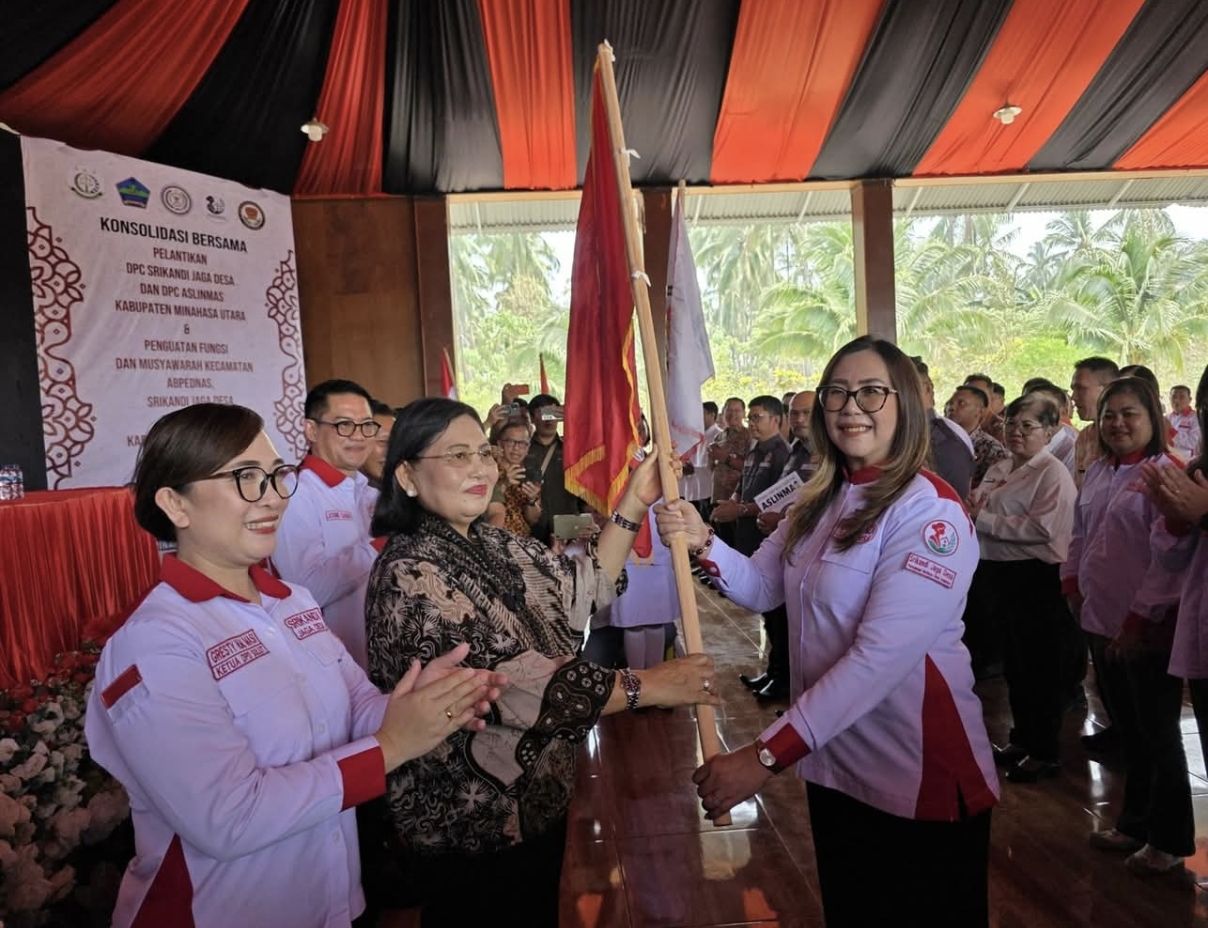 Ketua DPRD Minut Vonny Rumimpunu Hadiri Pelantikan Srikandi Jaga Desa, Serahkan Pataka dan Dorong Perempuan Awasi Program Pemkab